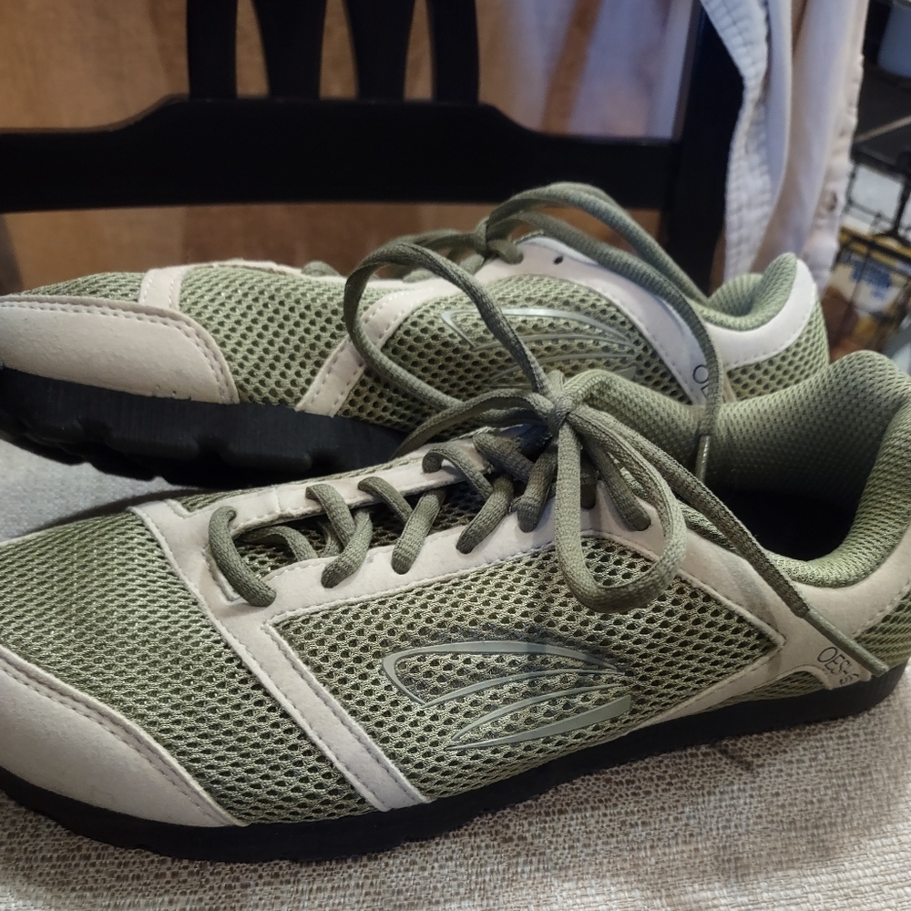 Oesh Ladies Shoes, sz 8.5, light Green/White Mesh, Comfort Shoes